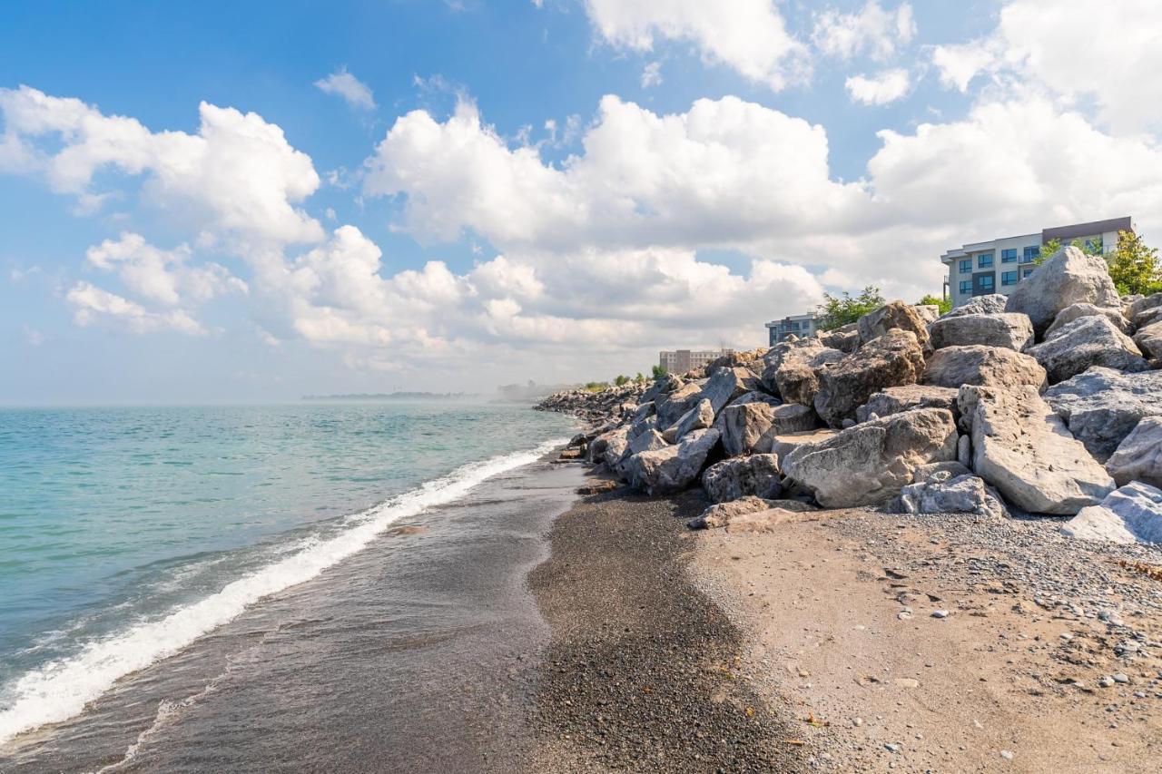 Globalstay Modern Townhomes In Lakeshore Steps To The Beach Hamilton Buitenkant foto