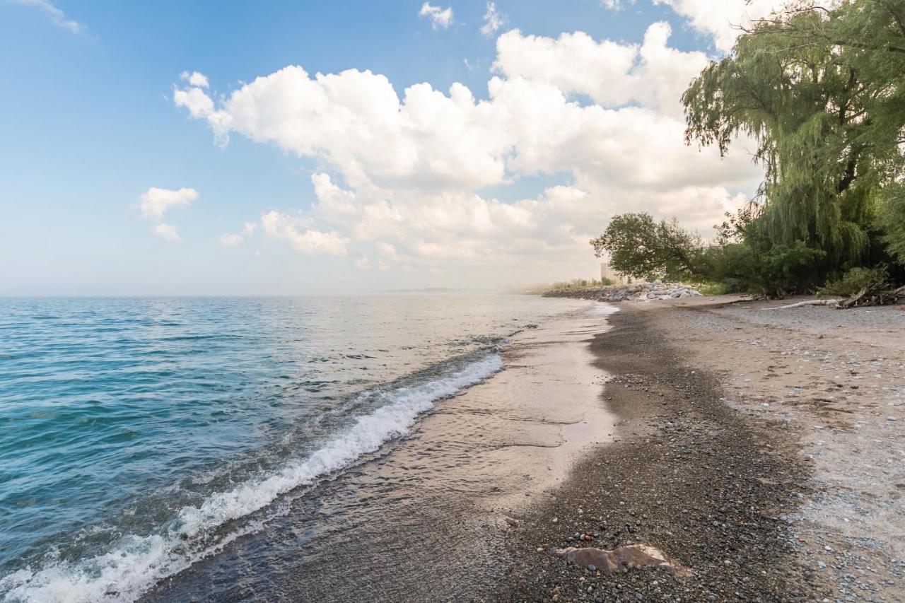 Globalstay Modern Townhomes In Lakeshore Steps To The Beach Hamilton Buitenkant foto