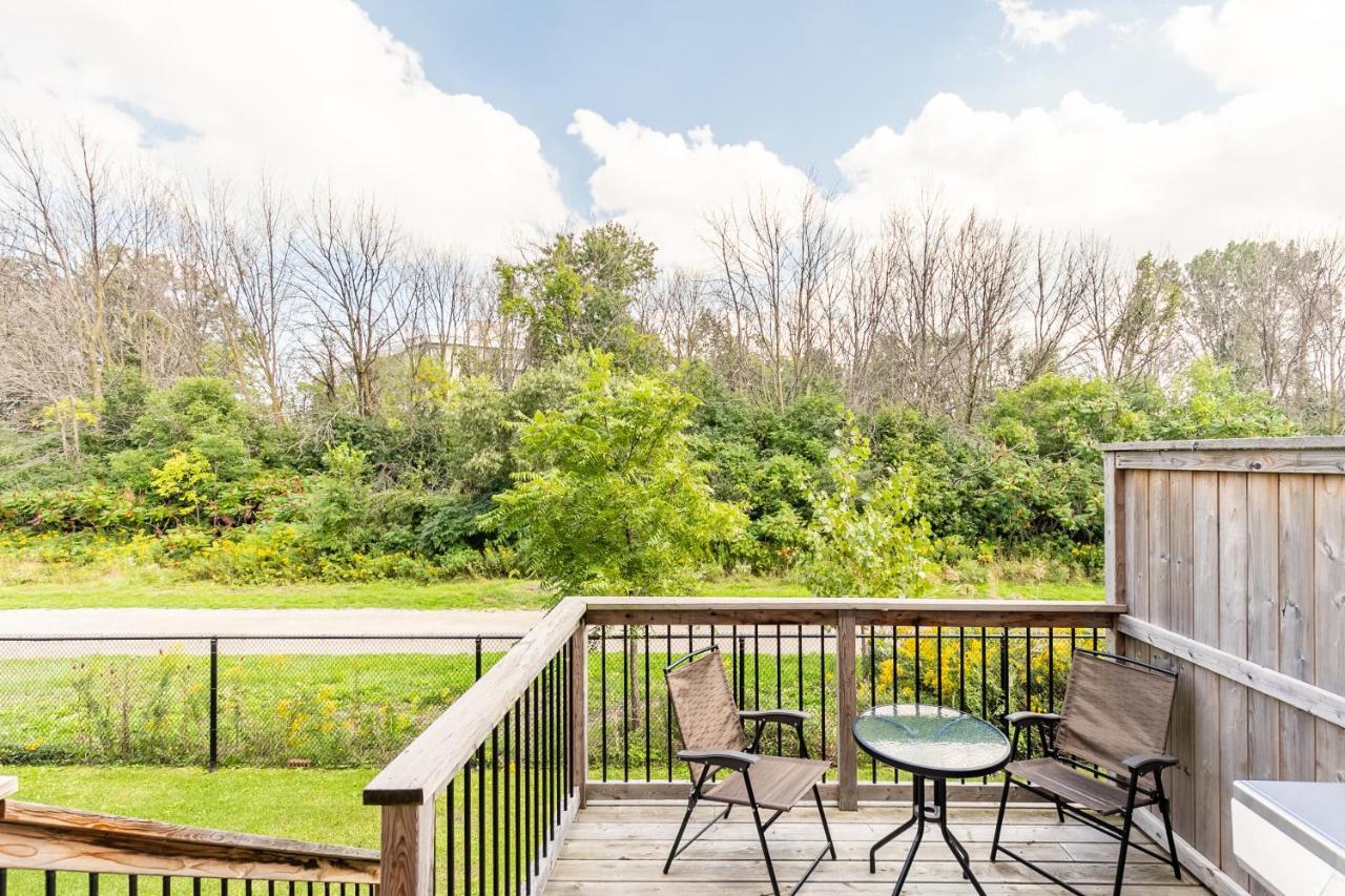 Globalstay Modern Townhomes In Lakeshore Steps To The Beach Hamilton Buitenkant foto