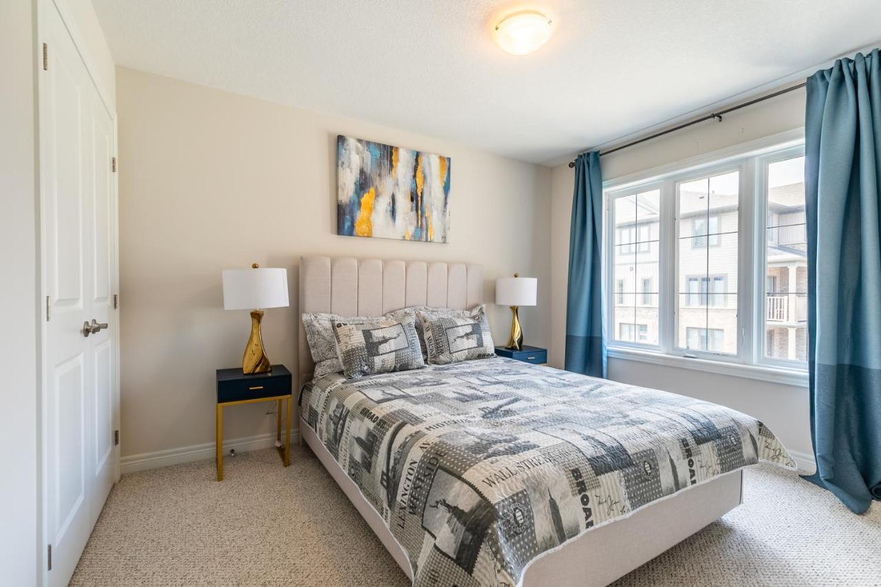 Globalstay Modern Townhomes In Lakeshore Steps To The Beach Hamilton Buitenkant foto