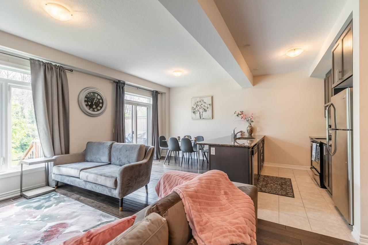 Globalstay Modern Townhomes In Lakeshore Steps To The Beach Hamilton Buitenkant foto