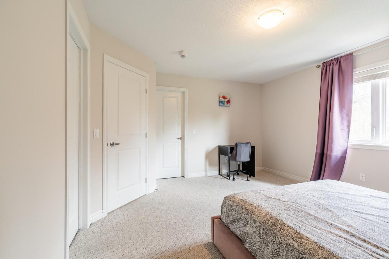 Globalstay Modern Townhomes In Lakeshore Steps To The Beach Hamilton Buitenkant foto