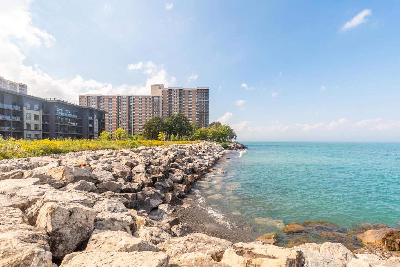 Globalstay Modern Townhomes In Lakeshore Steps To The Beach Hamilton Buitenkant foto