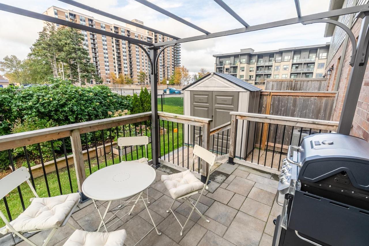 Globalstay Modern Townhomes In Lakeshore Steps To The Beach Hamilton Buitenkant foto
