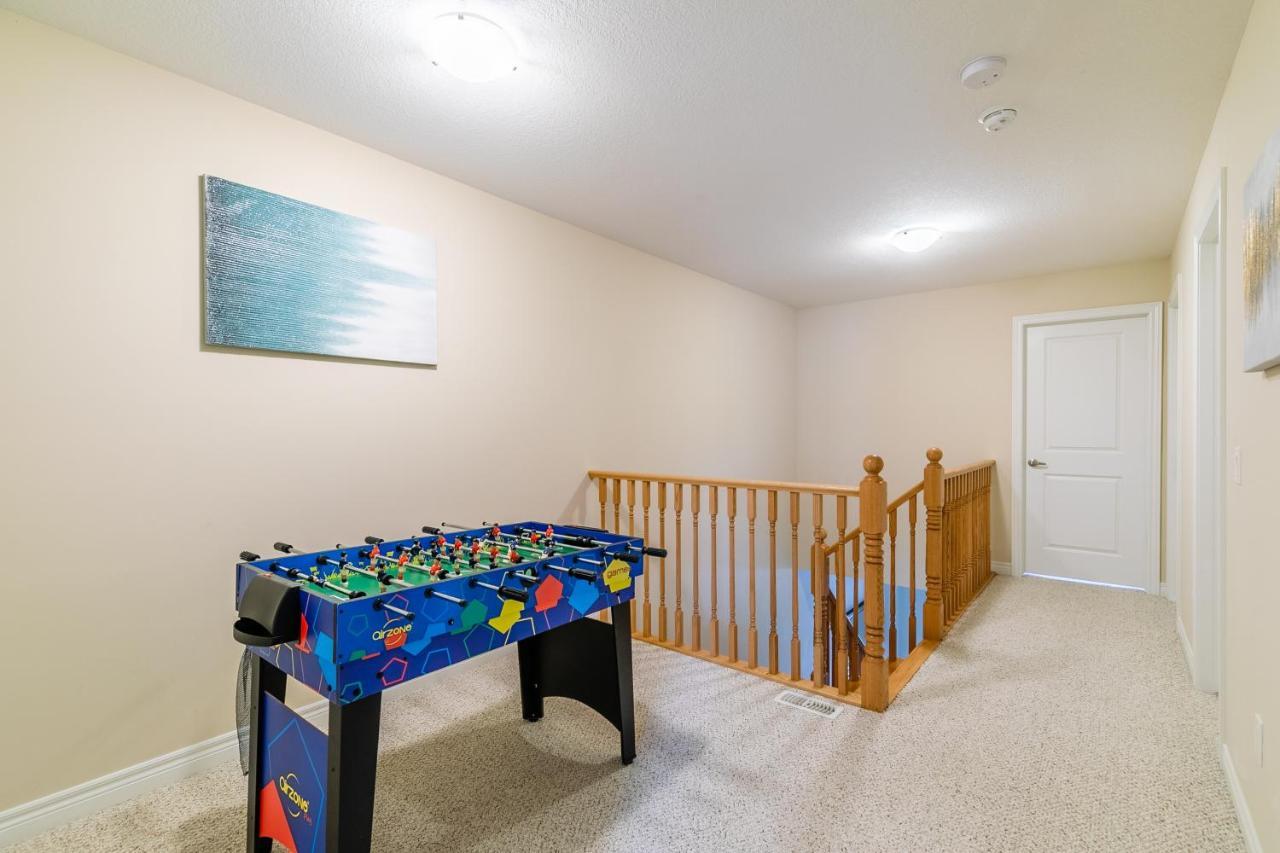 Globalstay Modern Townhomes In Lakeshore Steps To The Beach Hamilton Buitenkant foto