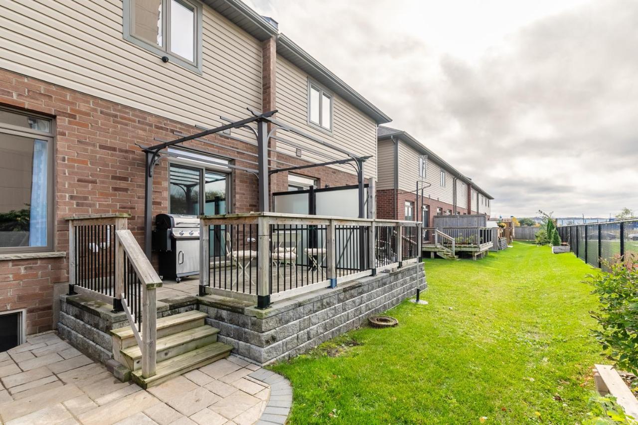 Globalstay Modern Townhomes In Lakeshore Steps To The Beach Hamilton Buitenkant foto