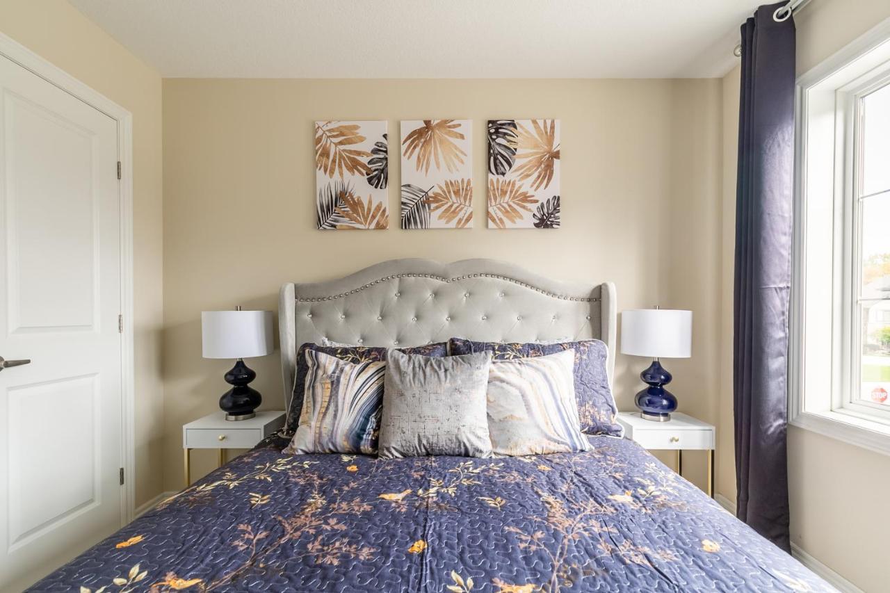 Globalstay Modern Townhomes In Lakeshore Steps To The Beach Hamilton Buitenkant foto