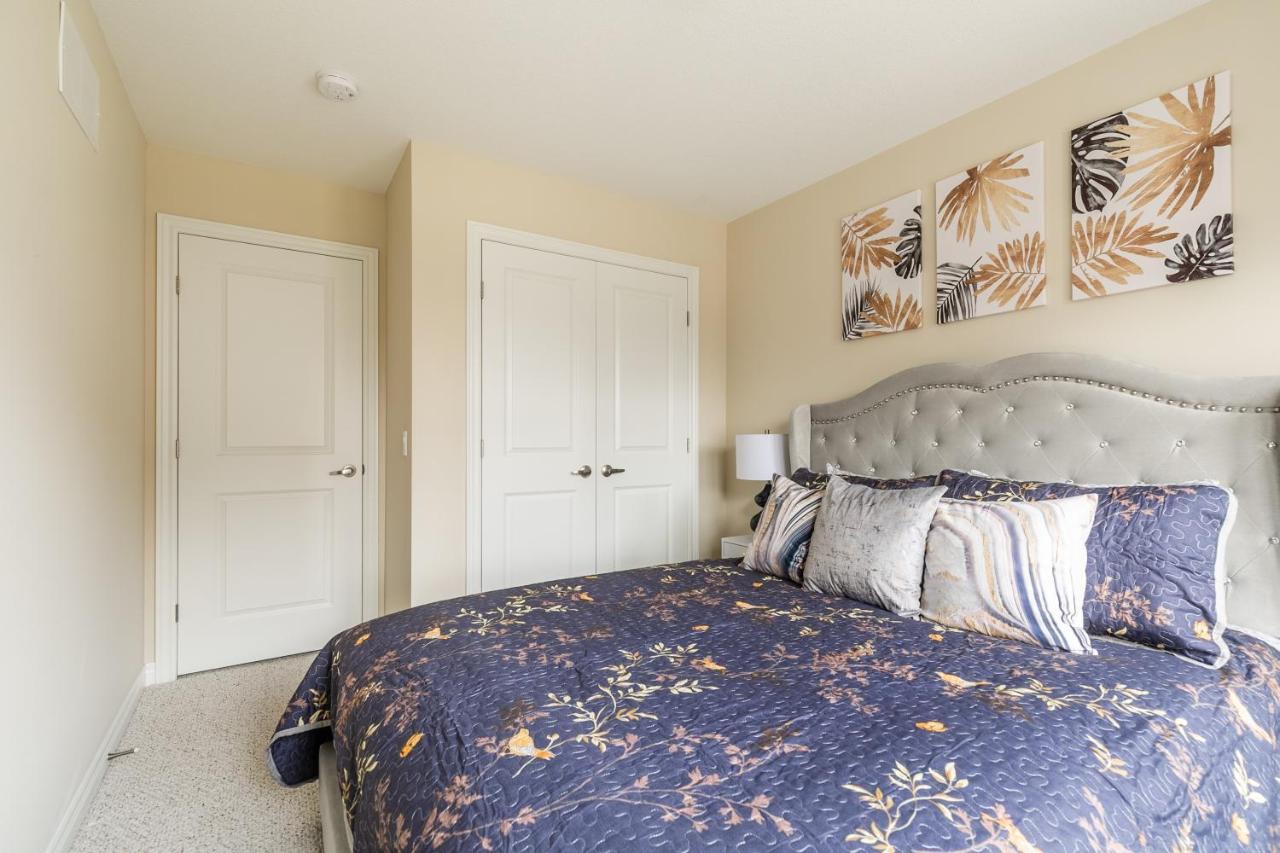 Globalstay Modern Townhomes In Lakeshore Steps To The Beach Hamilton Buitenkant foto