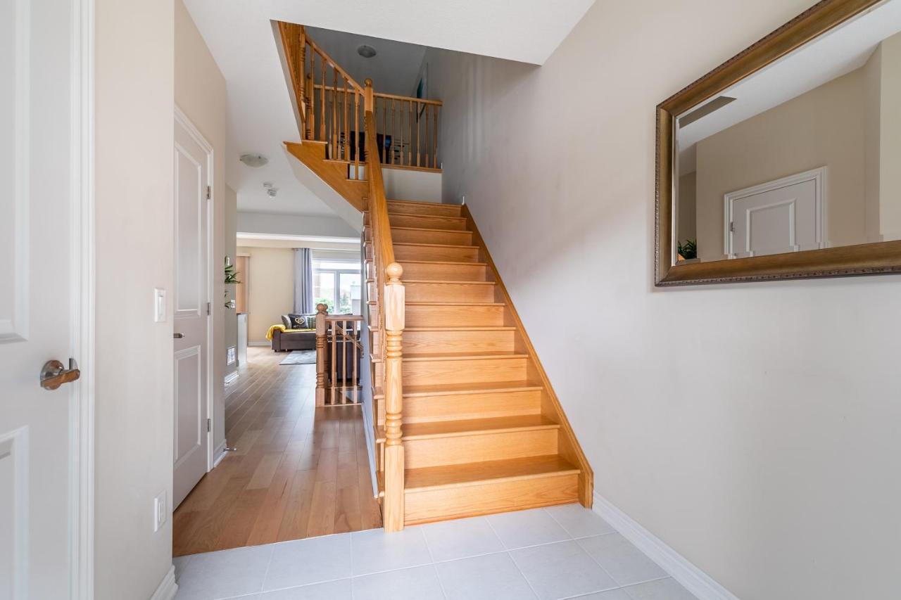 Globalstay Modern Townhomes In Lakeshore Steps To The Beach Hamilton Buitenkant foto