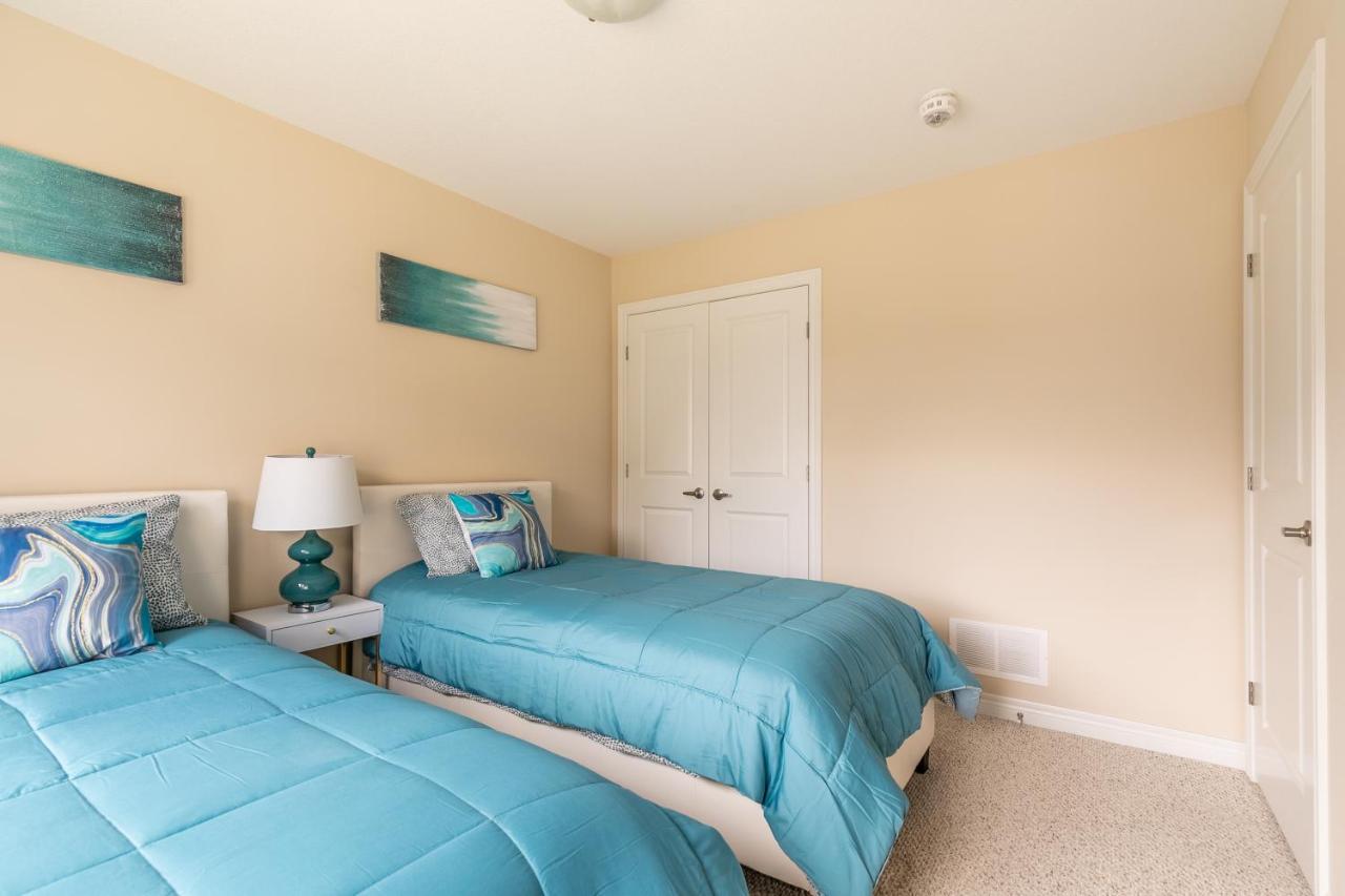 Globalstay Modern Townhomes In Lakeshore Steps To The Beach Hamilton Buitenkant foto